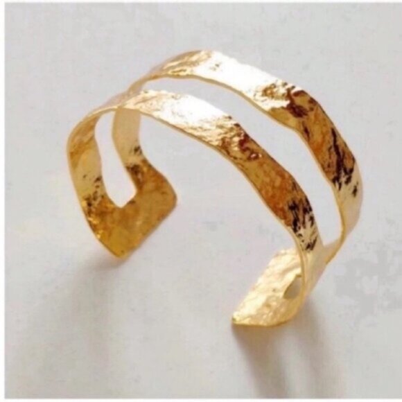 New! Free People Hammered Gold Bangle Bracelet NWOT - Picture 2 of 2